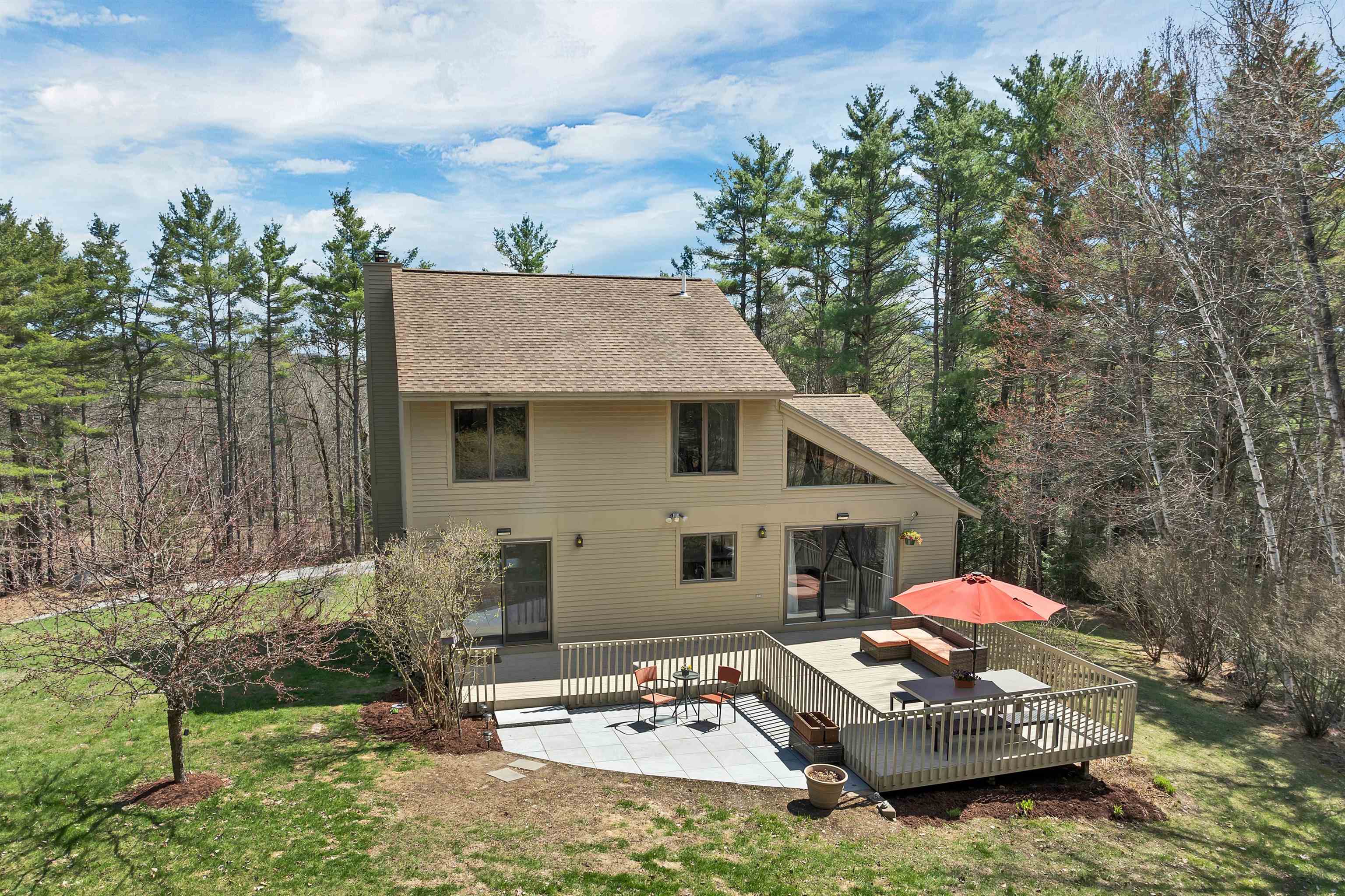 68 Stagecoach Road Sunapee, NH 03782 - Photo 4 of 58