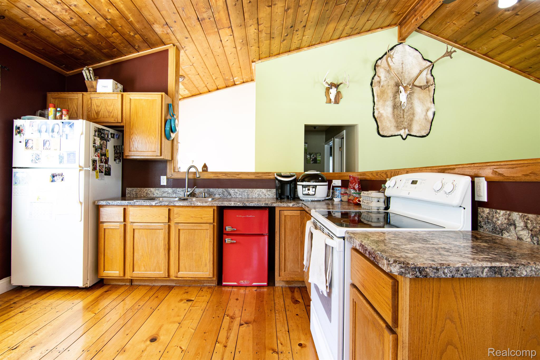 10435 Lehring Road Byron, MI 48418 - Photo 6 of 22 10435 Lehring Rd - Kitchen