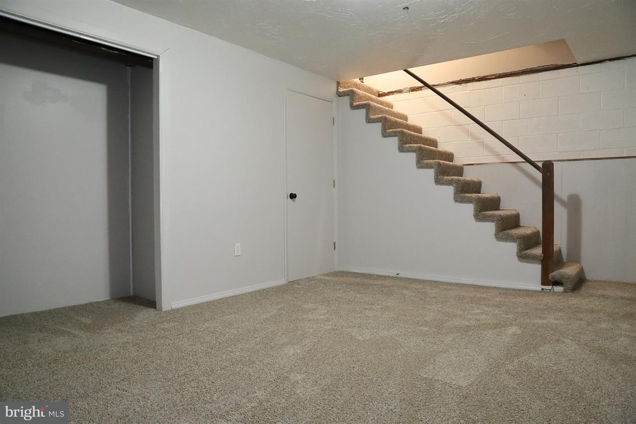 924 Hanover Road York, PA 17408 - Photo 3 of 20 a view of entryway