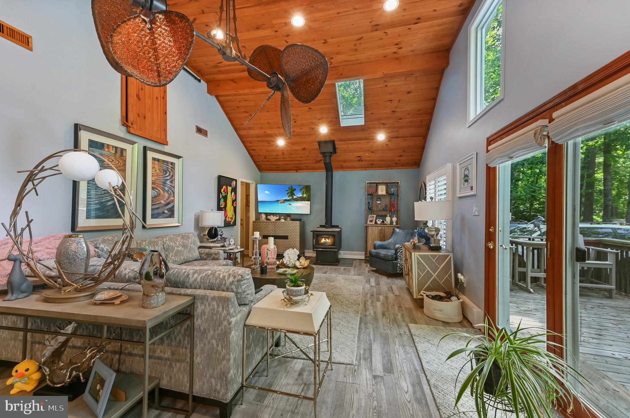 122 Sandyhook Road Ocean Pines, MD 21811 - Photo 3 of 16 a living room filled with furniture