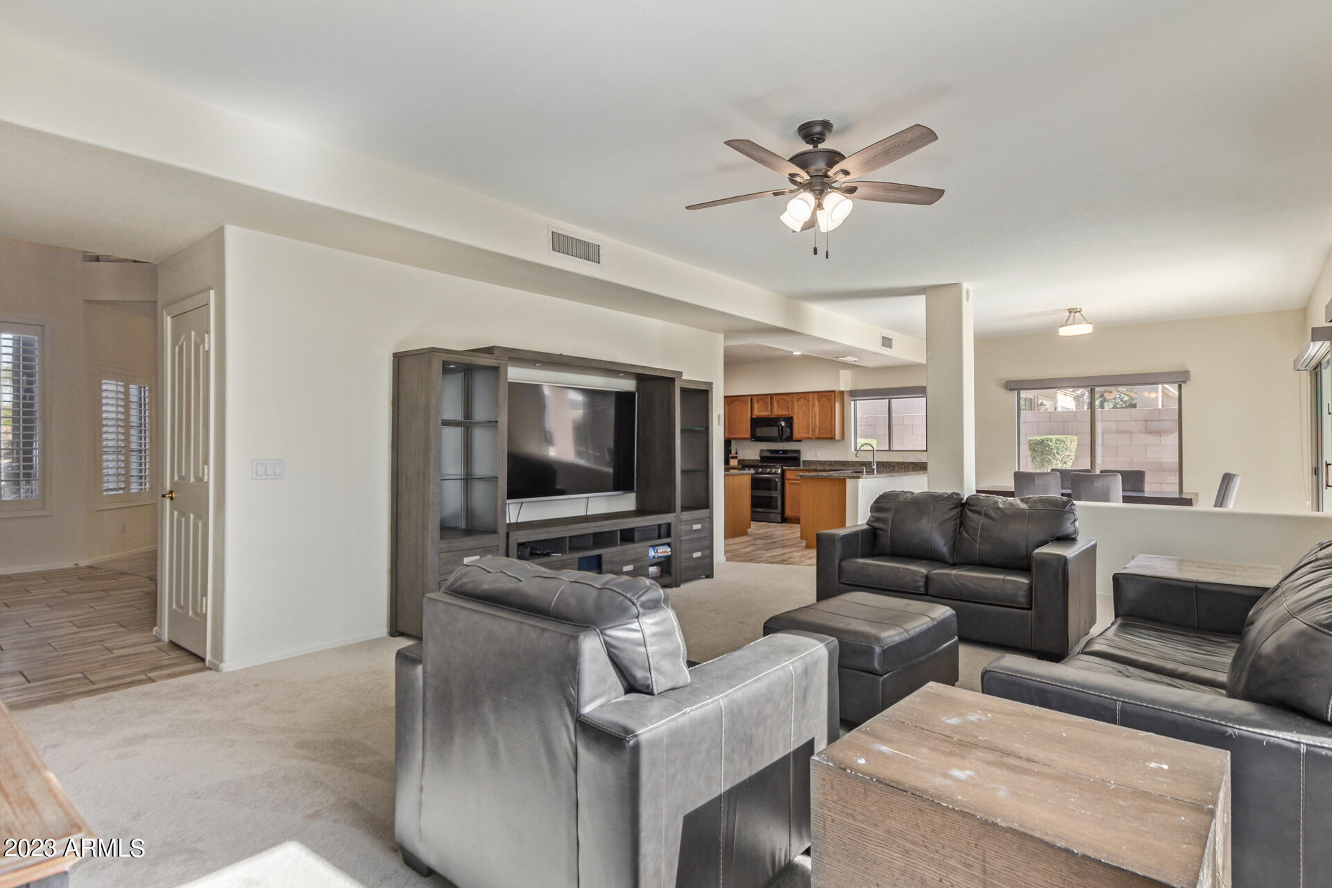 4607 East Rowel Road Phoenix, AZ 85050 - Photo 8 of 32 Family Room