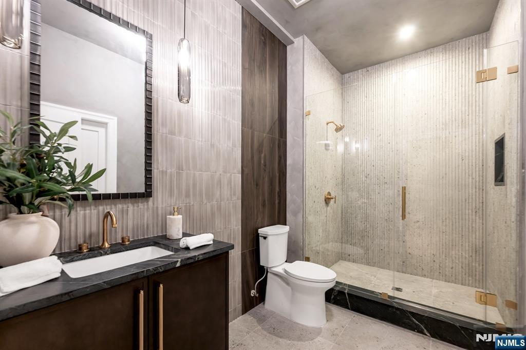 474 Oregon Street Paramus, NJ 07652 - Photo 43 of 44
