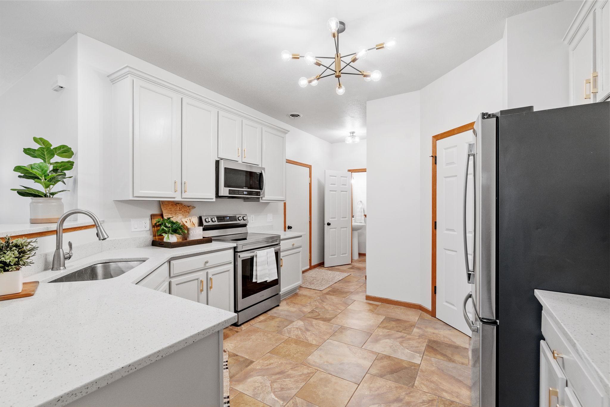 17913 96th Avenue North Maple Grove, MN 55311 - Photo 13 of 44