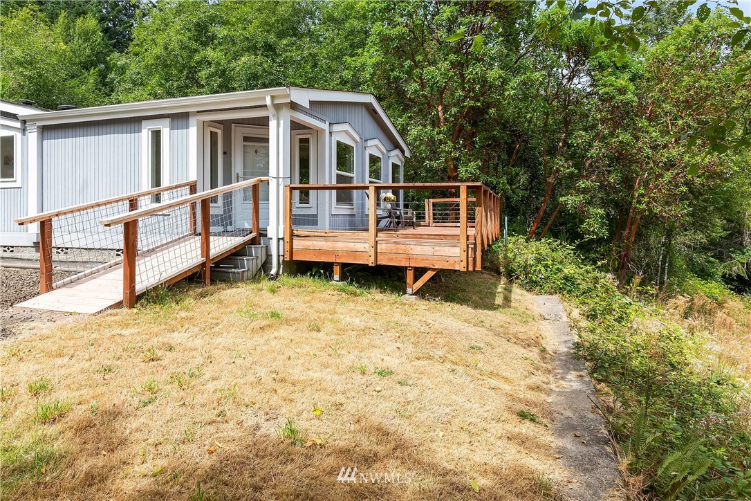 6223 East Grapeview Loop Road Allyn, WA 98524 - Photo 2 of 40 Gallery Image 2