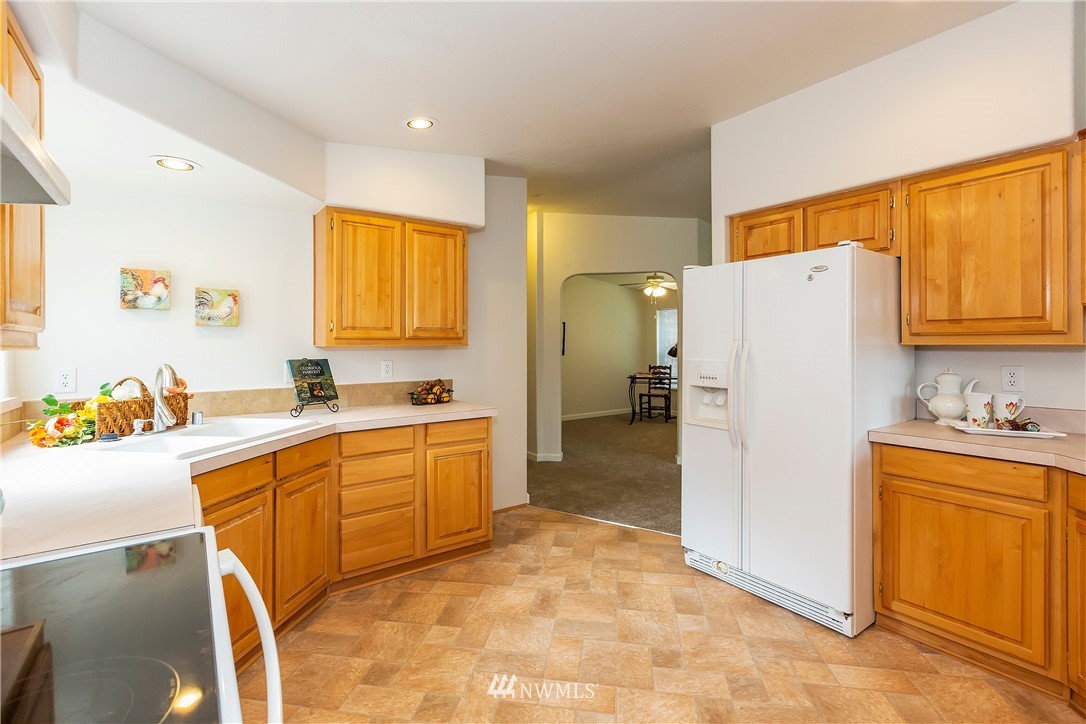 6223 East Grapeview Loop Road Allyn, WA 98524 - Photo 13 of 40 Gallery Image 13