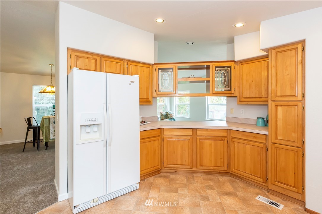 6223 East Grapeview Loop Road Allyn, WA 98524 - Photo 14 of 40 Gallery Image 14