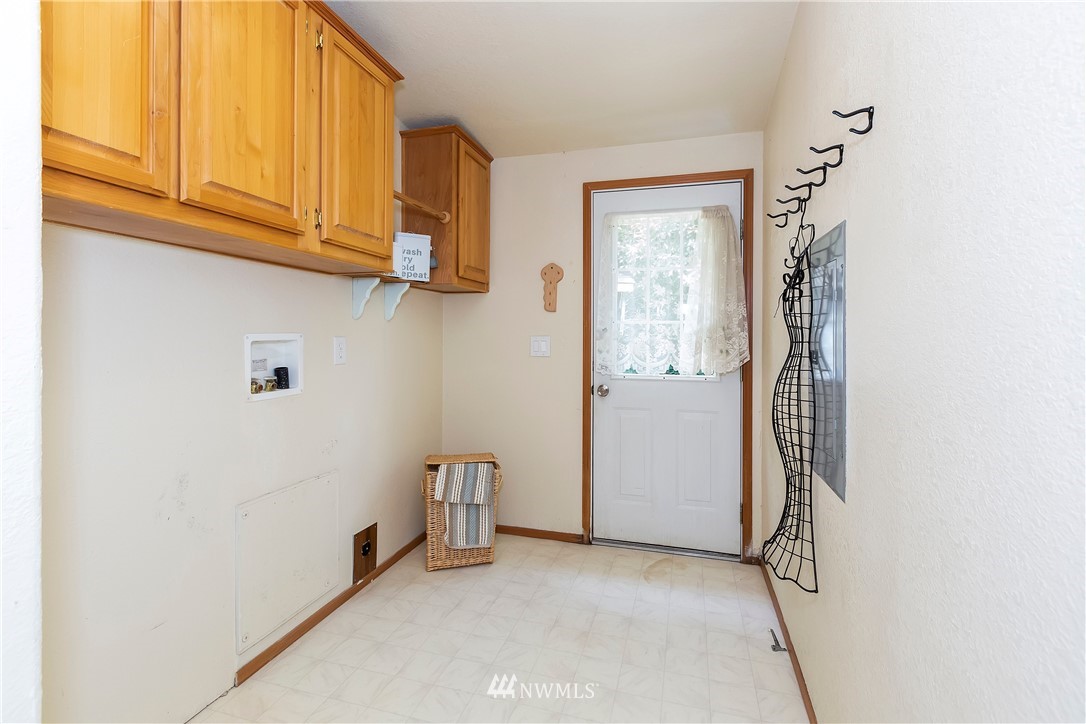 6223 East Grapeview Loop Road Allyn, WA 98524 - Photo 21 of 40 Gallery Image 21