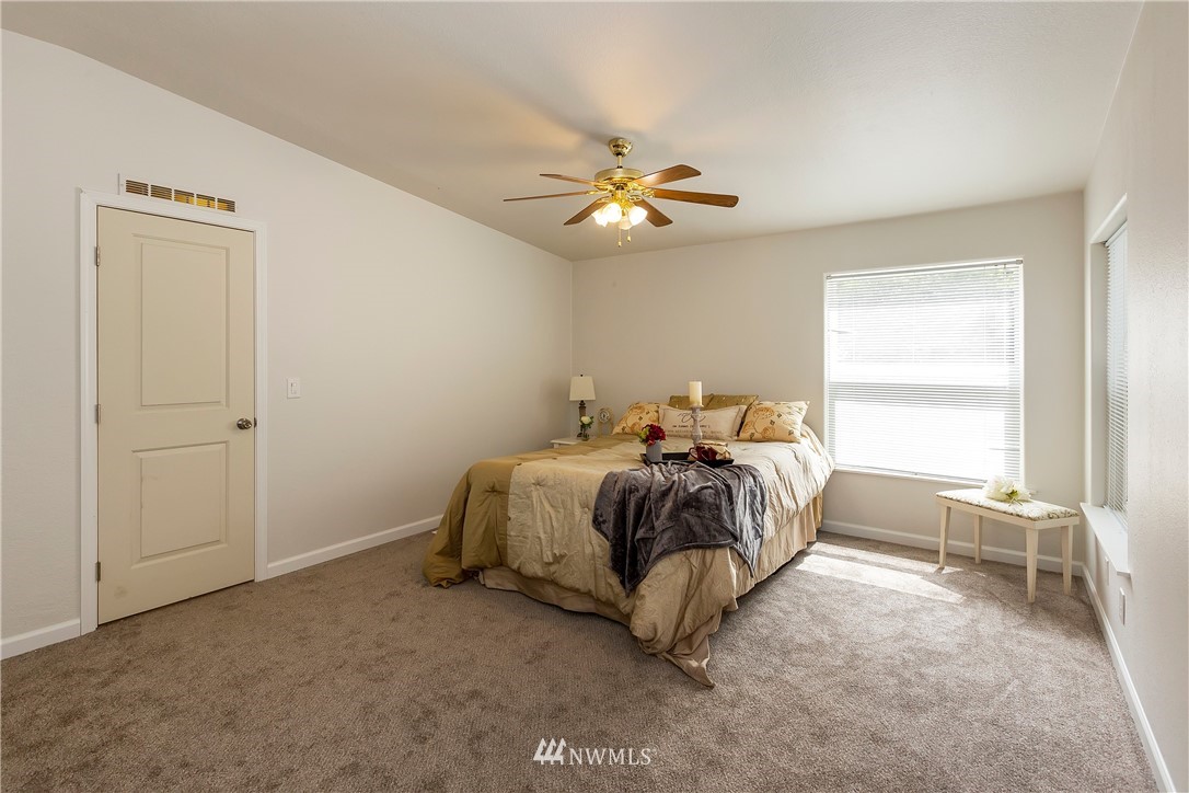 6223 East Grapeview Loop Road Allyn, WA 98524 - Photo 23 of 40 Gallery Image 23