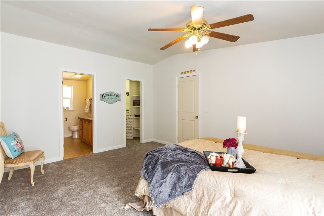 6223 East Grapeview Loop Road Allyn, WA 98524 - Photo 24 of 40 Gallery Image 24