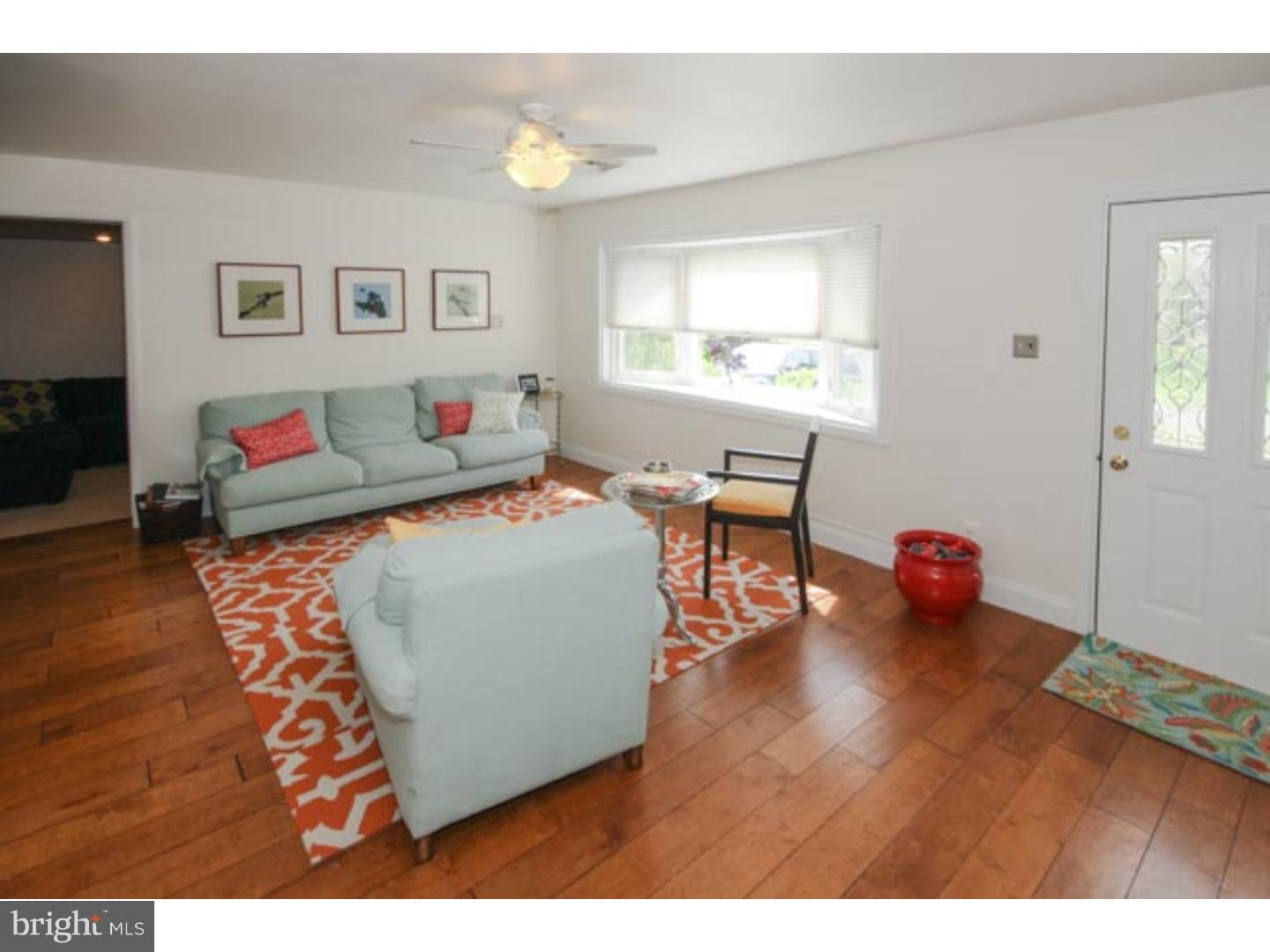 1062 Marie Road Rydal, PA 19046 - Photo 2 of 25 Living Room