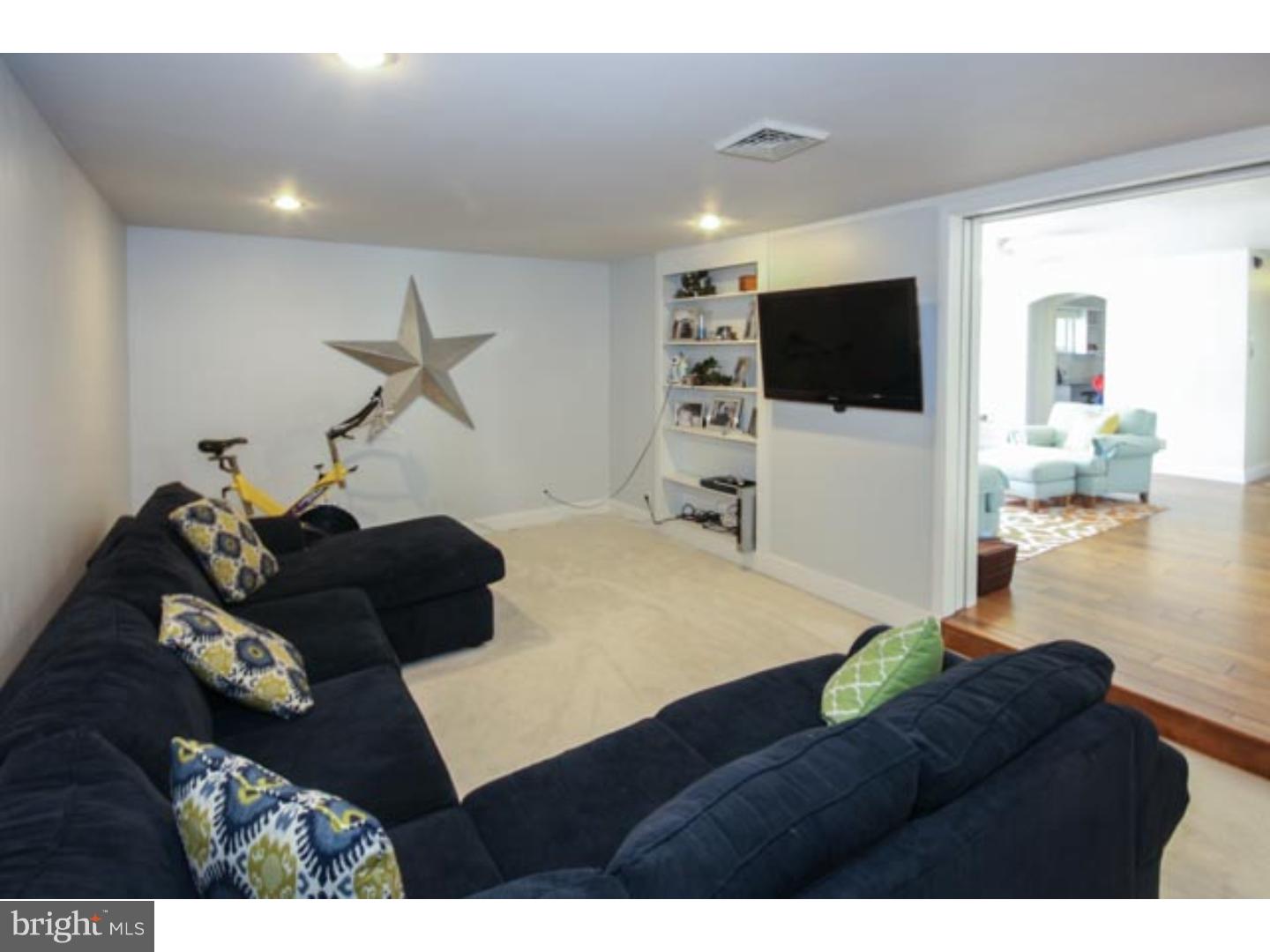 1062 Marie Road Rydal, PA 19046 - Photo 6 of 25 Family Room