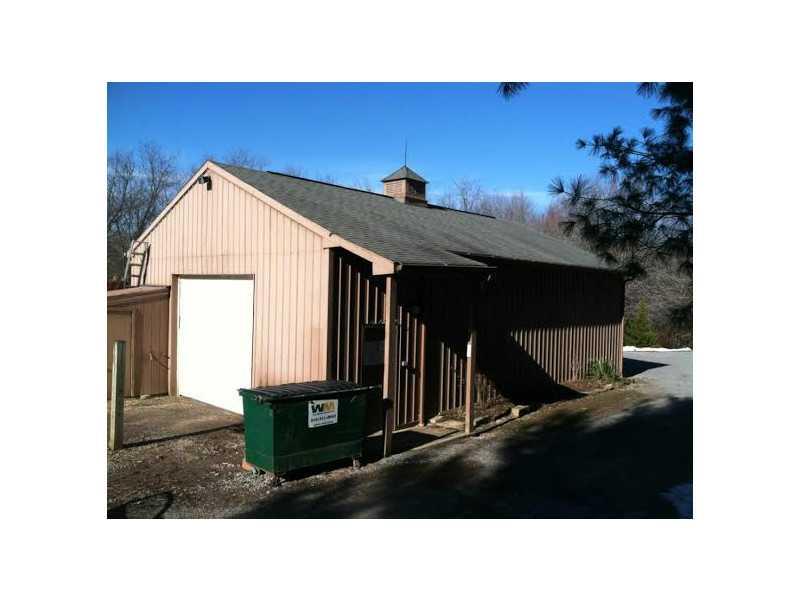 179 Leisie Road Renfrew, PA 16053 - Photo 17 of 18 Shop/Service Bay(s).