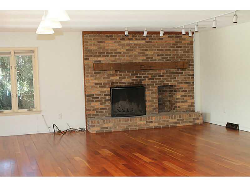 179 Leisie Road Renfrew, PA 16053 - Photo 7 of 18 Living Room.
