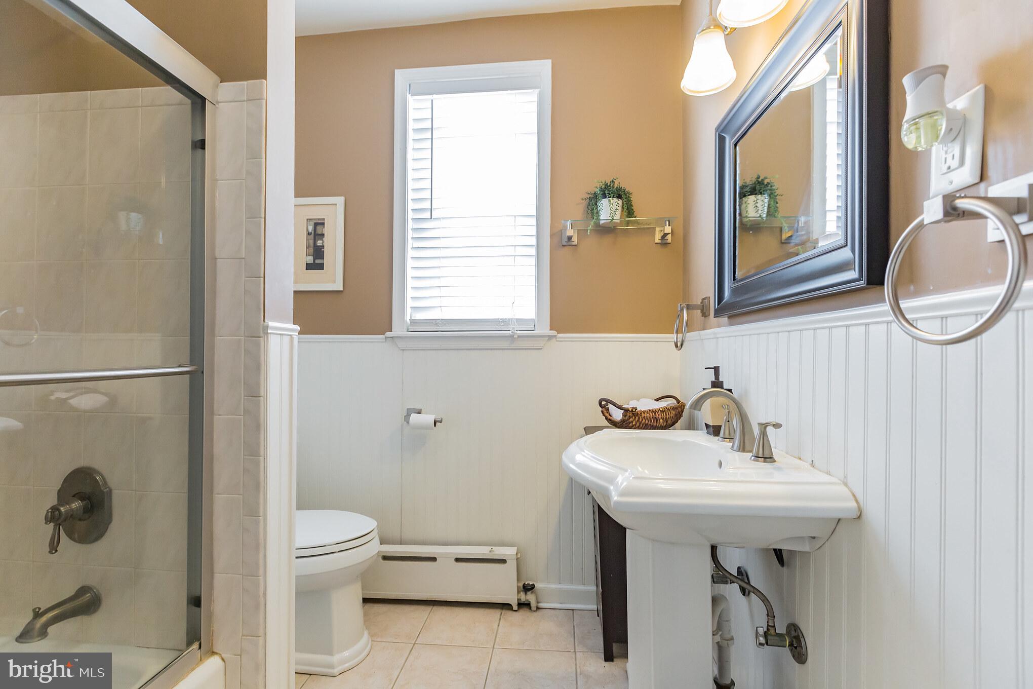 1245 Marlyn Road Philadelphia, PA 19151 - Photo 23 of 30 Main Bathroom