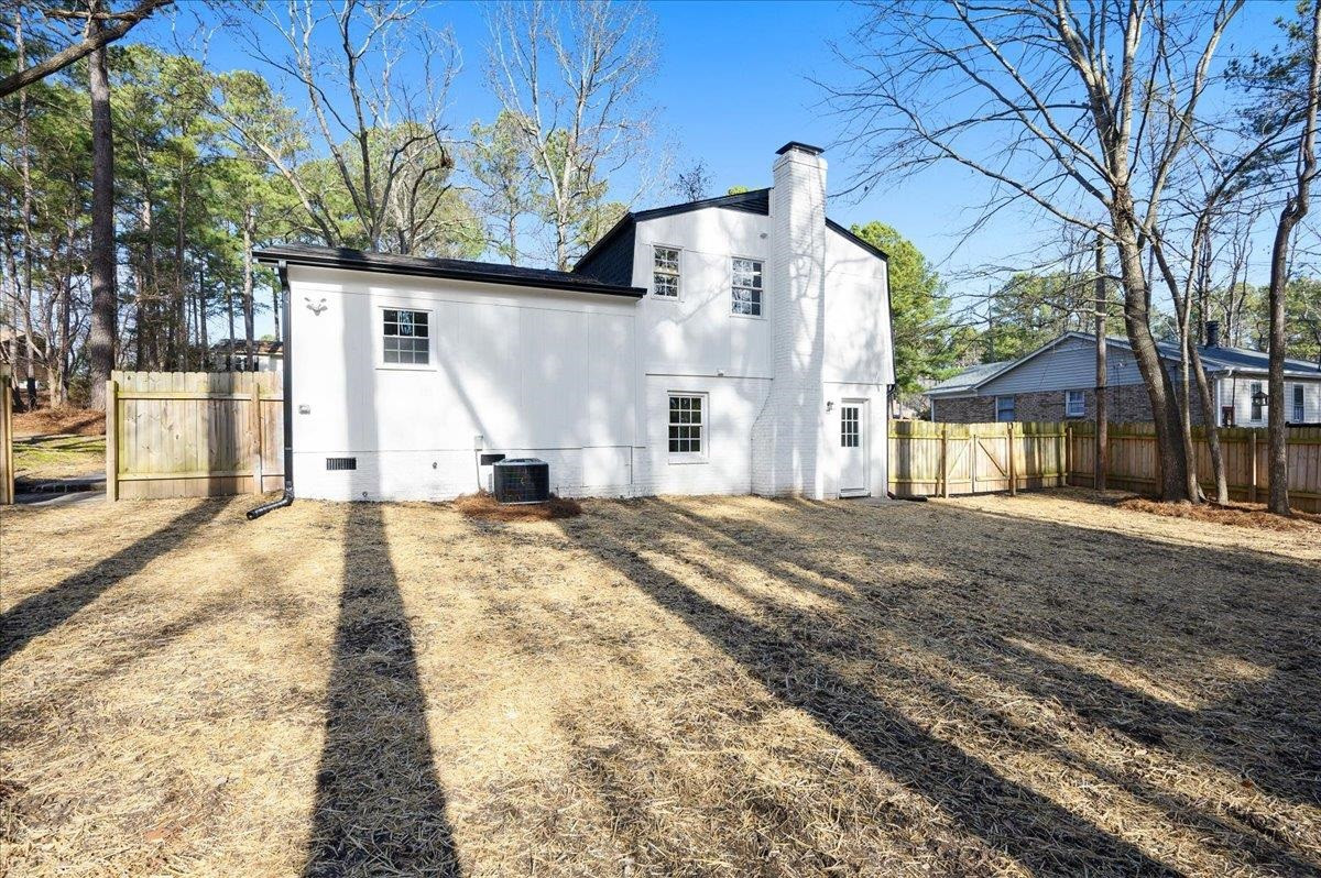 5506 McCormick Road Durham, NC 27713 - Photo 7 of 28 a view of a house with a snow on the wall