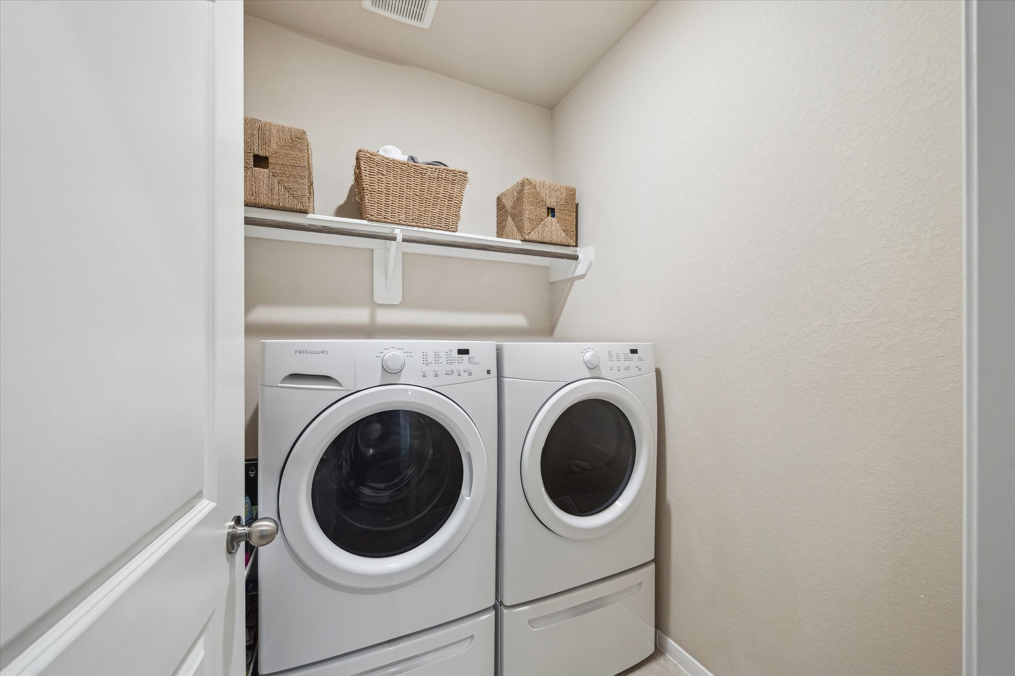 9910 Indian Rill Court Tomball, TX 77375 - Photo 29 of 34 Laundry Room