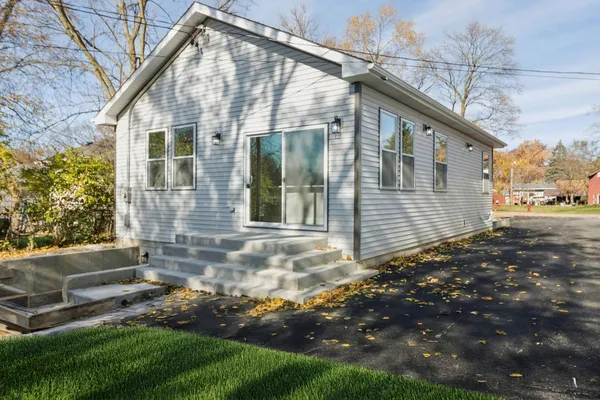 $414,999 | 302 Hughes Avenue, Lockport, IL 60441