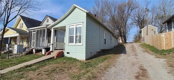 $49,000 | 2110 North 2nd Street, St. Joseph, MO 64505