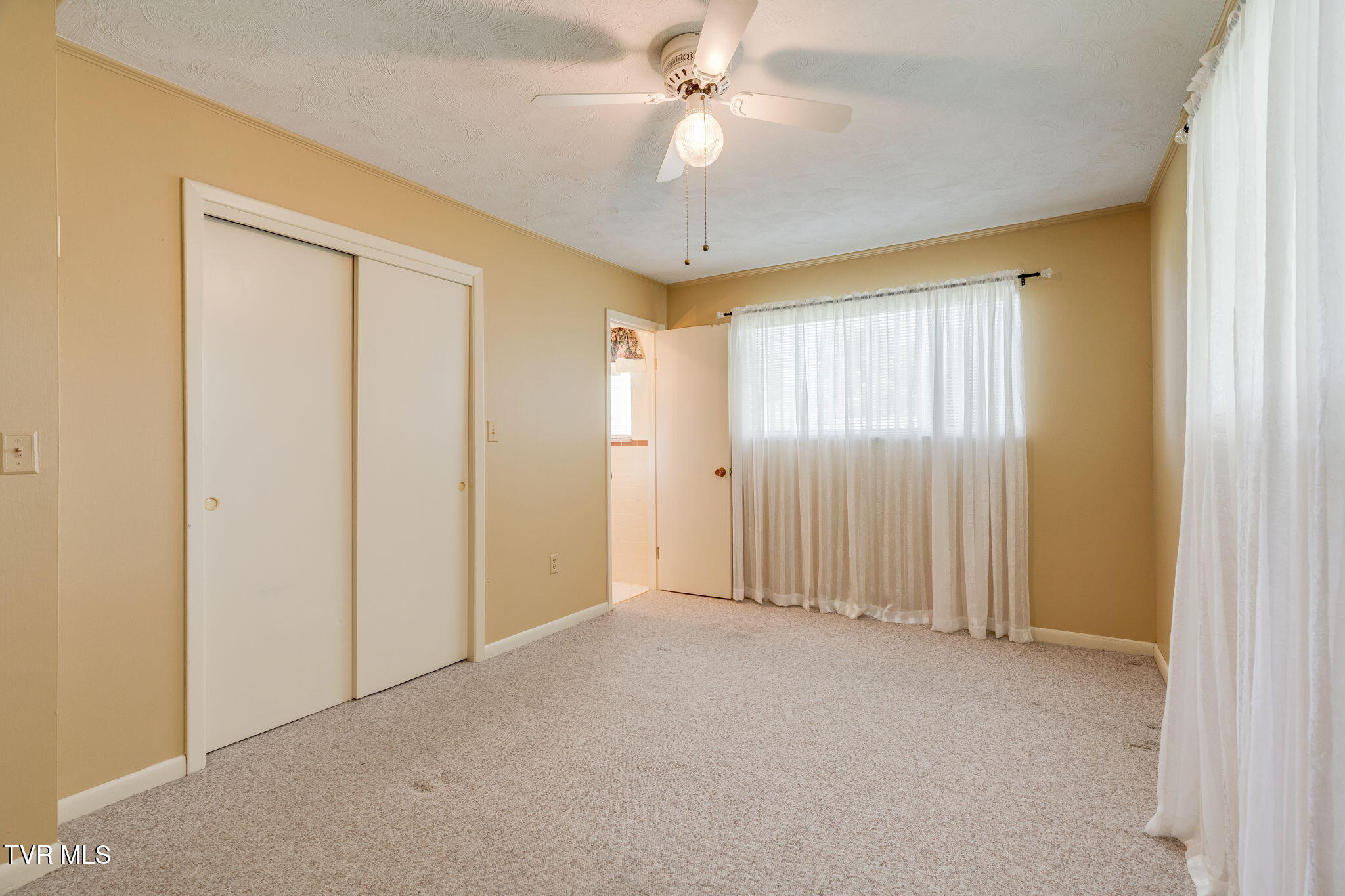619 East Barton Ridge Road Greeneville, TN 37745 - Photo 18 of 40 017