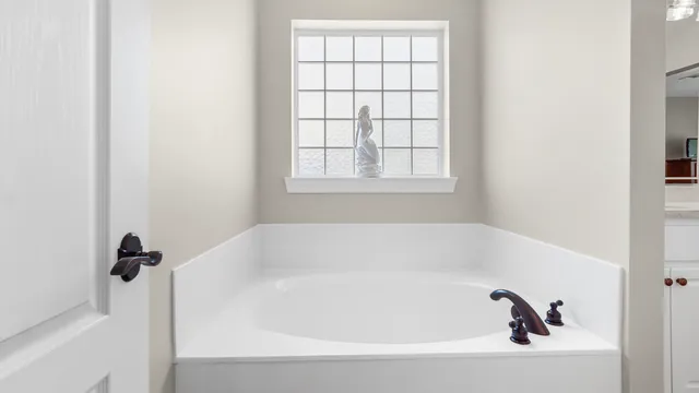 $625,000 | 332 Club House Drive East, Freeport, FL 32439