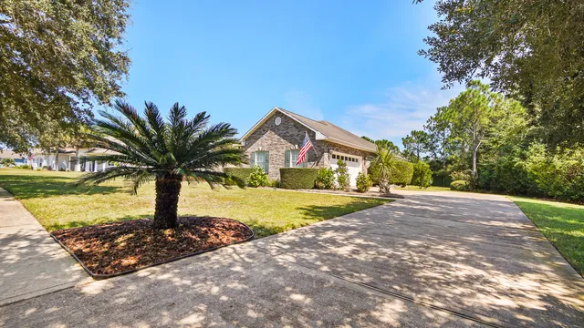 $625,000 | 332 Club House Drive East, Freeport, FL 32439