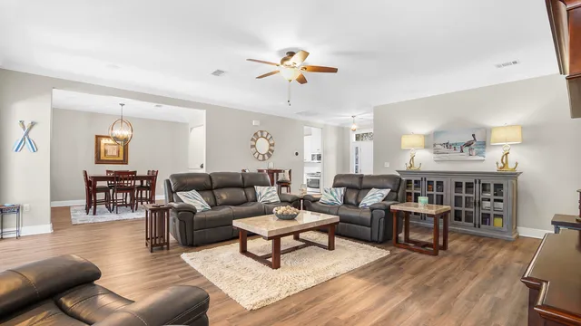 $625,000 | 332 Club House Drive East, Freeport, FL 32439