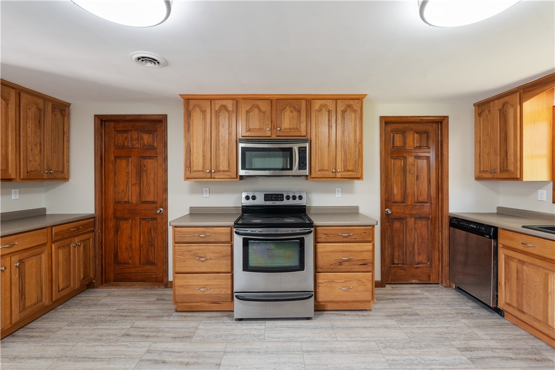 10180 Valley Road Ossian, NY 14437 - Photo 4 of 44