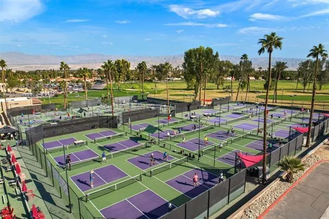 a picture of city view