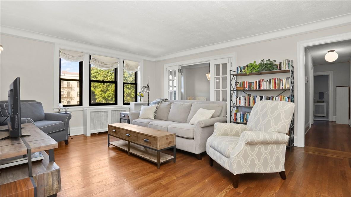 42 Pondfield Road, Unit 5E Bronxville, NY 10708 - Photo 1 of 1 Welcome to the light and airy living room of 42 Pondfield Rd W.