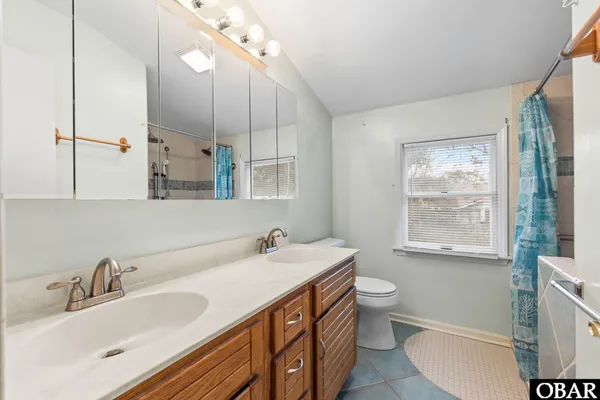$674,900 | 177 Happy Indian Court, Southern Shores, NC 27949