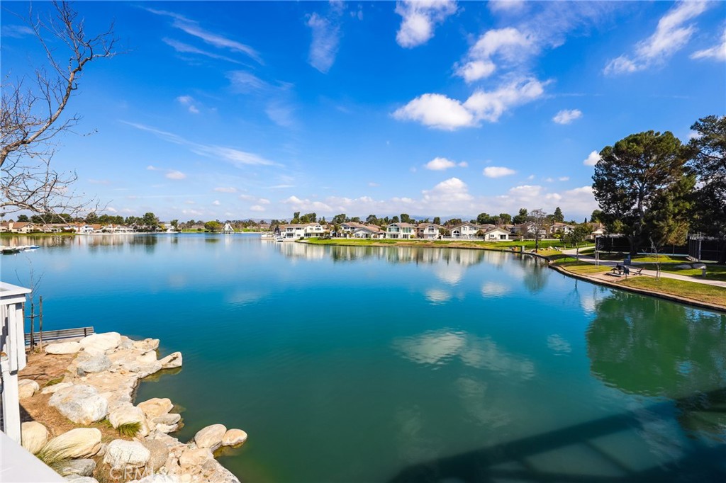 14 Thunder Trail, Unit 28 Irvine, CA 92614 - Photo 46 of 60 a view of a lake in middle of the city