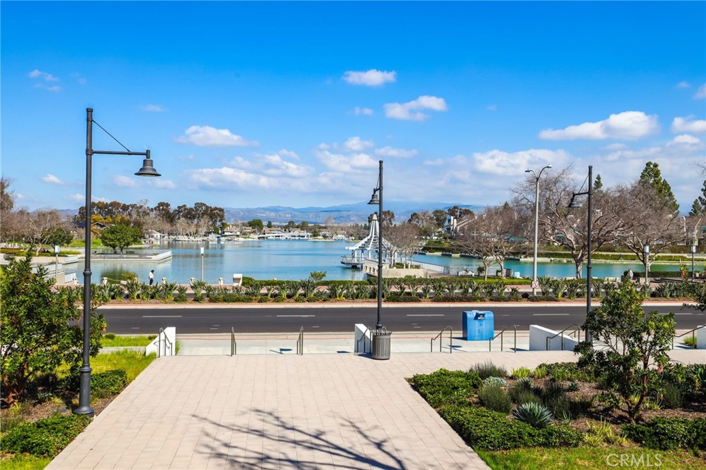 14 Thunder Trail, Unit 28 Irvine, CA 92614 - Photo 55 of 60 a view of a terrace with skyline