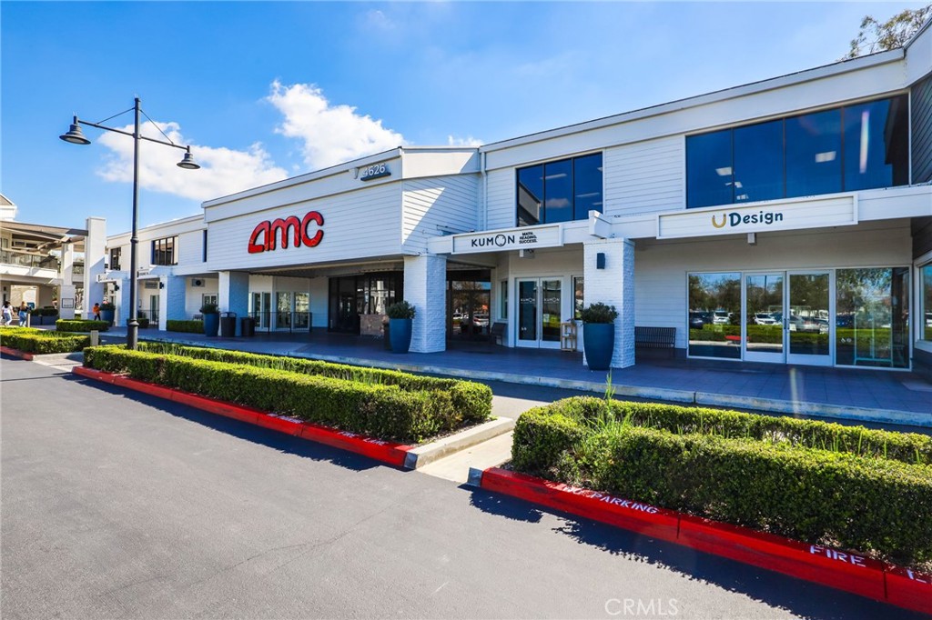 14 Thunder Trail, Unit 28 Irvine, CA 92614 - Photo 59 of 60 a view of an interior of a house