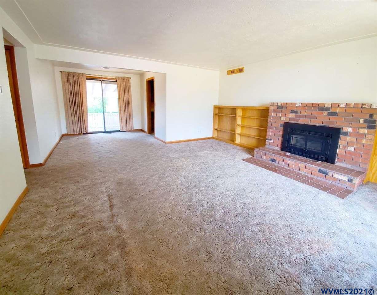4726 Dakota Road Southeast Salem, OR 97302 - Photo 6 of 30 Gallery Image 6