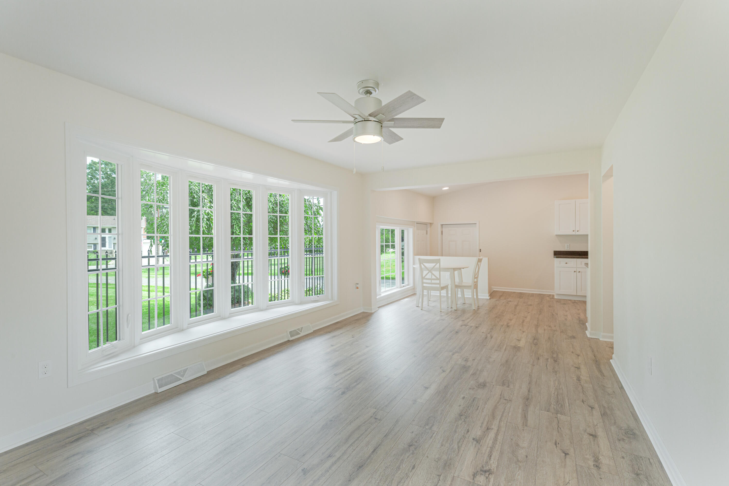 2205 Kenilworth Road Jackson, MI 49203 - Photo 9 of 49 09
