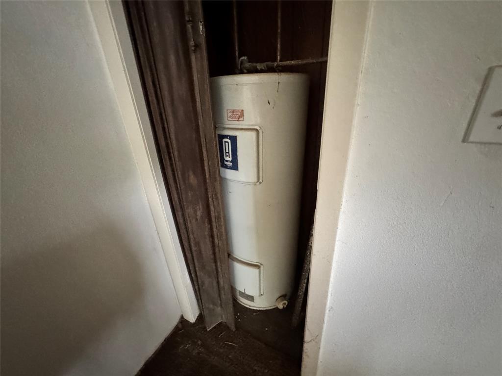 3909 Smothers Road Caney City, TX 75148 - Photo 19 of 35 a view of water heater room