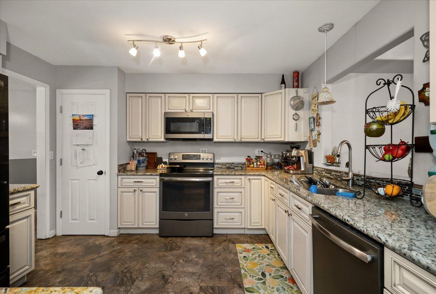 9206 North Brooks Road Spokane, WA 99224 - Photo 11 of 50