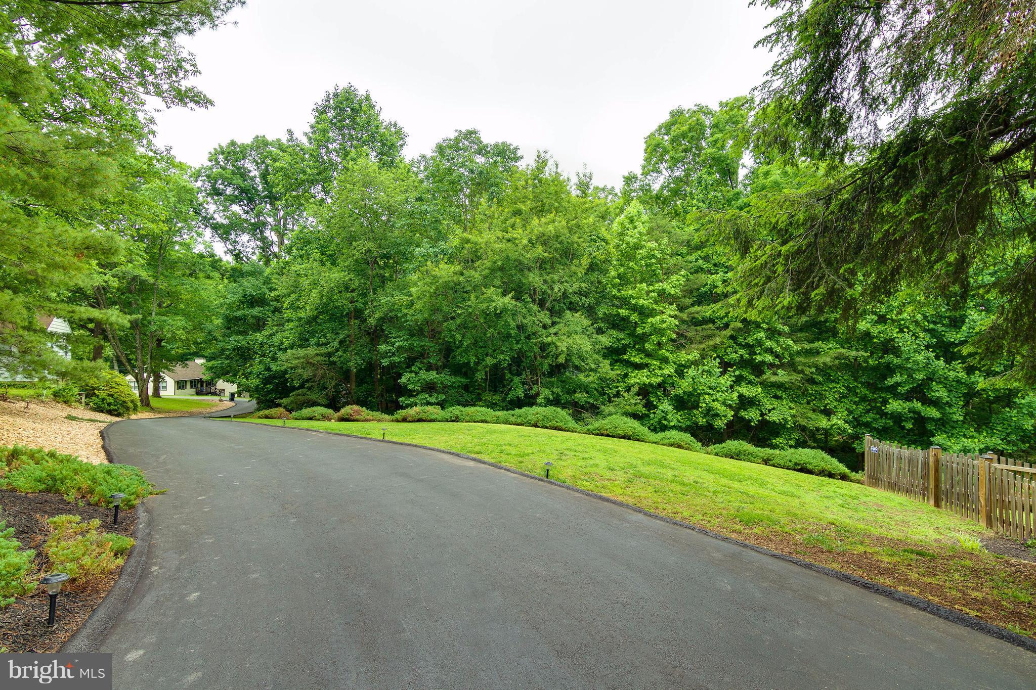 18348 Sharon Road Triangle, VA 22172 - Photo 2 of 30 Driveway up to house