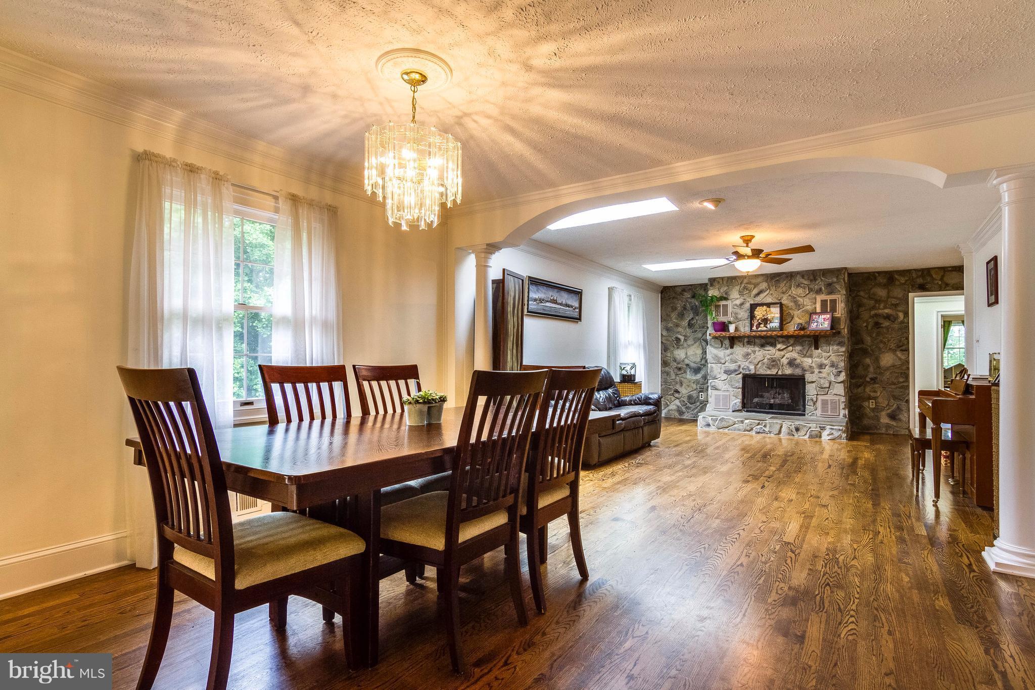 18348 Sharon Road Triangle, VA 22172 - Photo 11 of 30 Living room
