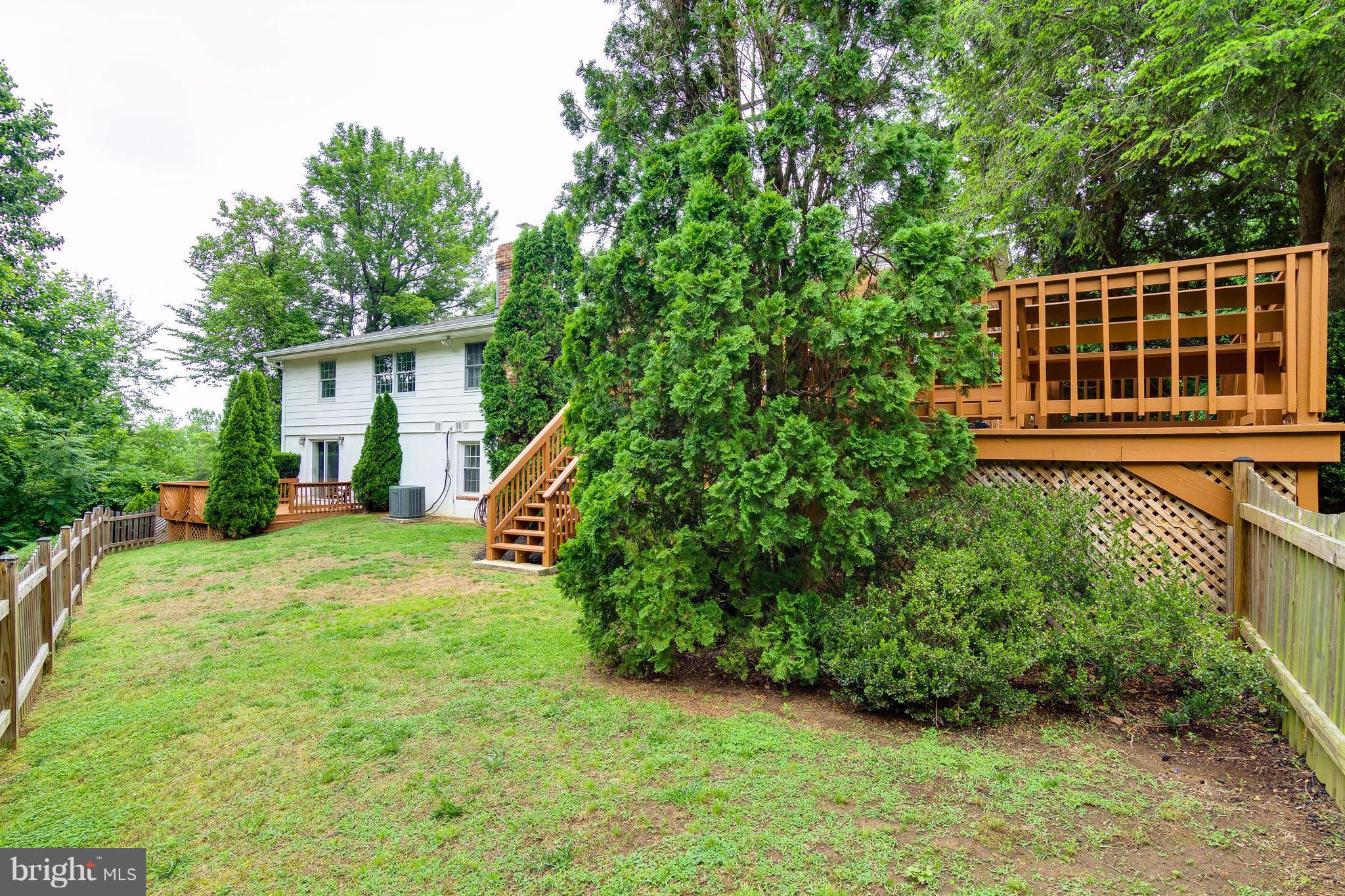 18348 Sharon Road Triangle, VA 22172 - Photo 5 of 30 View of one of the three decks