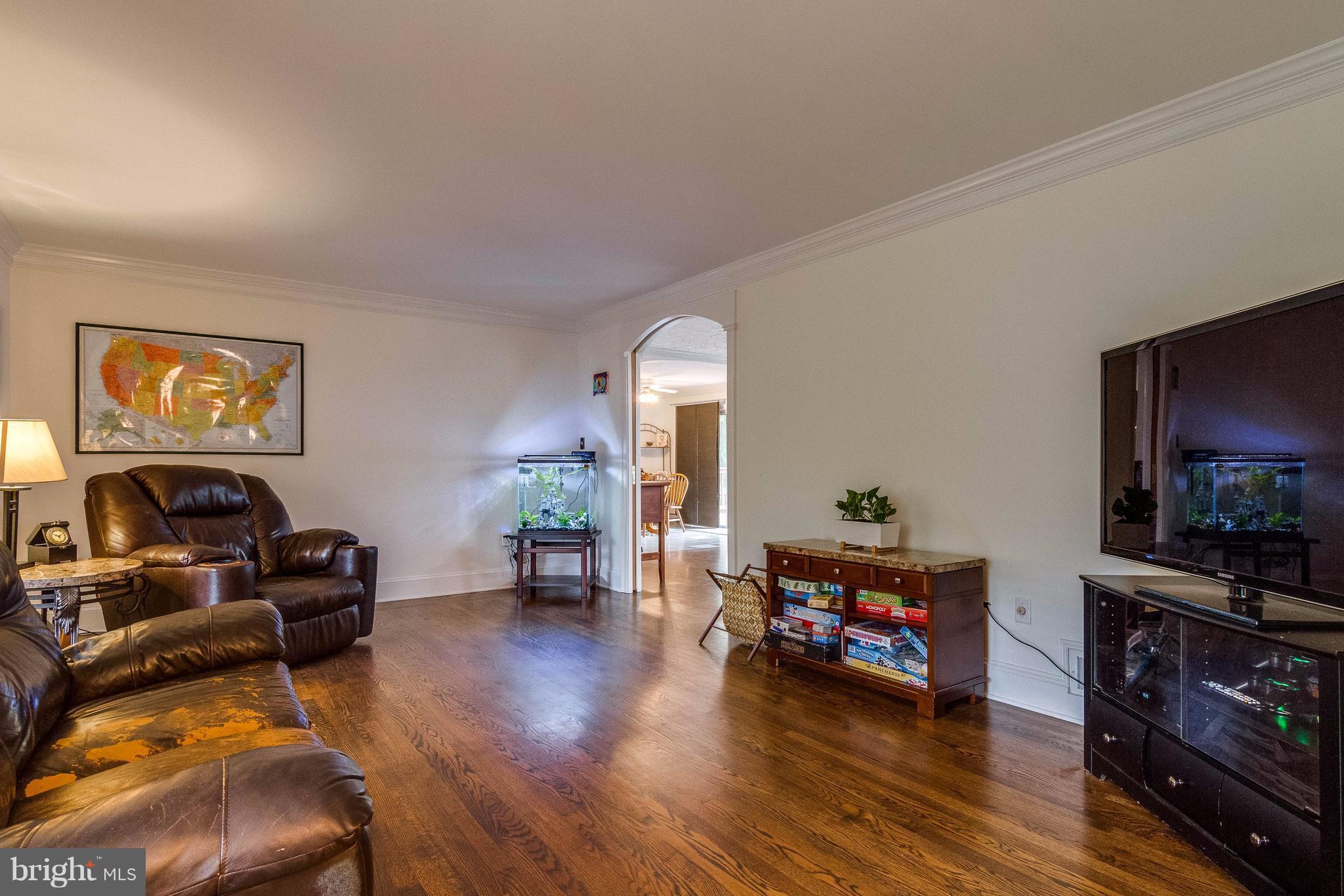 18348 Sharon Road Triangle, VA 22172 - Photo 8 of 30 Main level family room