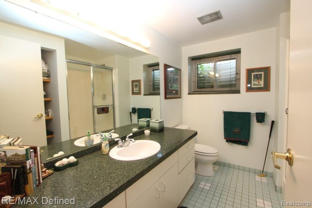2332 Ulster Road Rochester Hills, MI 48309 - Photo 31 of 38