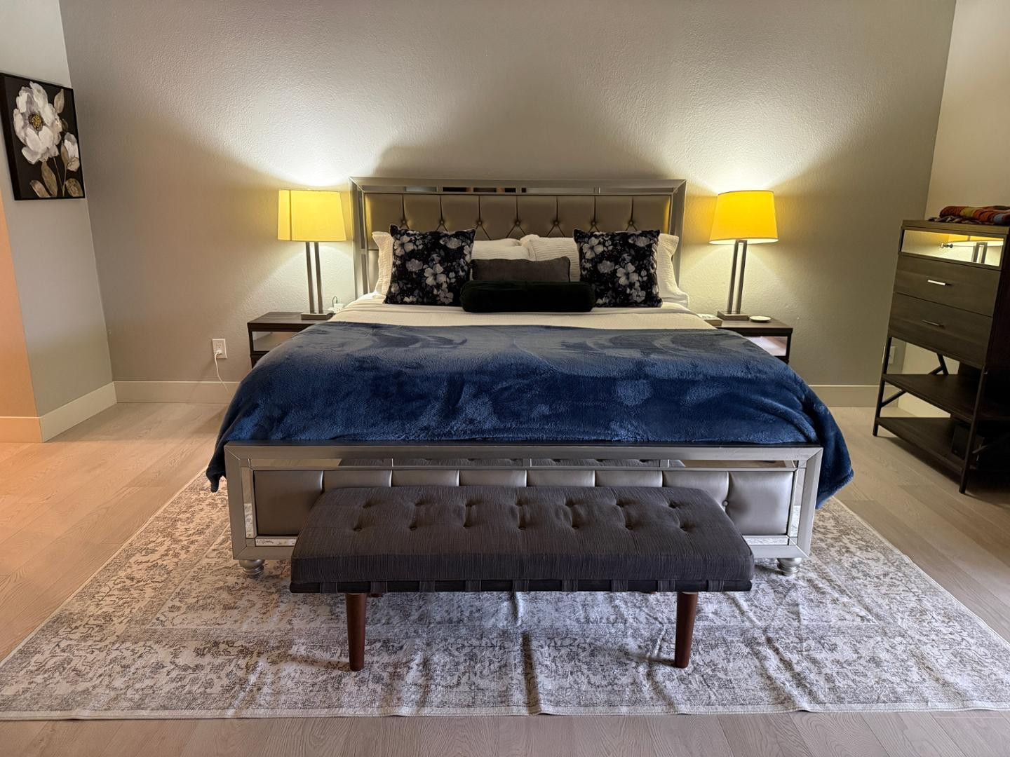 5449 East Phelps Road Scottsdale, AZ 85254 - Photo 15 of 28 a bed sitting in a bedroom next to a lamp