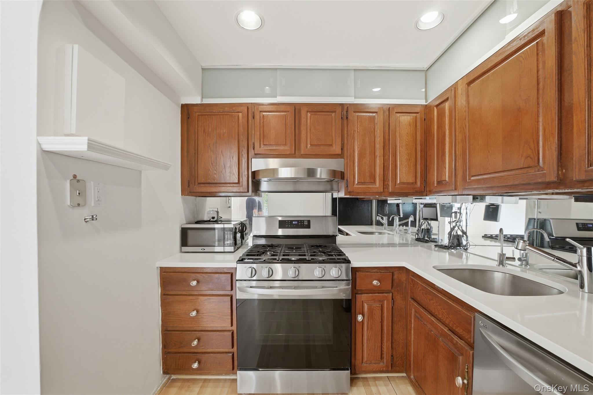 149 Fenimore Road, Unit B2 Mamaroneck, NY 10543 - Photo 14 of 38 Gallery Image 14