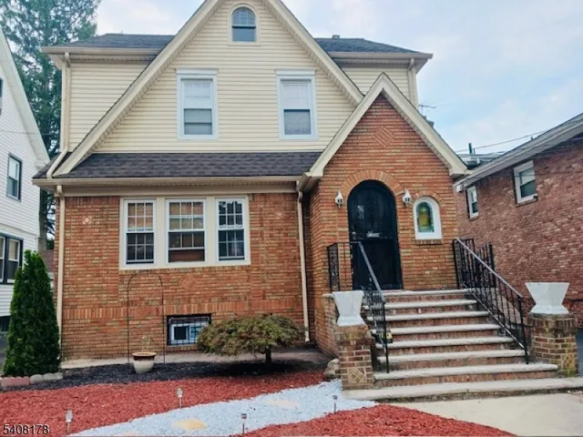 $850 | 94 Woodbine Avenue, Newark, NJ 07106