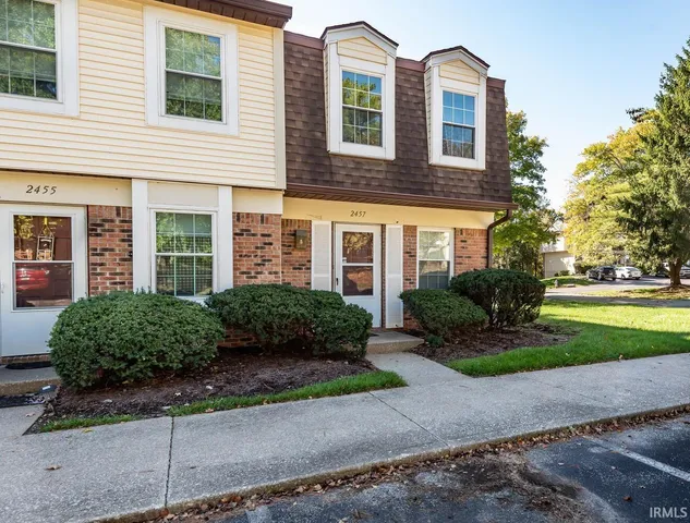 $1,200 | 2457 South Burberry Lane, Bloomington, IN 47401