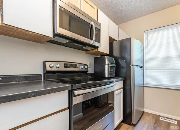 $1,200 | 2457 South Burberry Lane, Bloomington, IN 47401