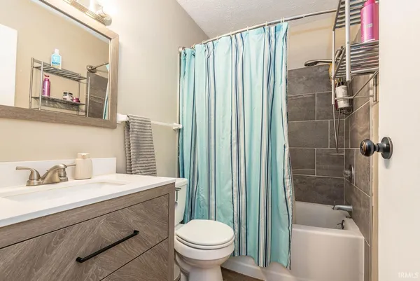 $1,200 | 2457 South Burberry Lane, Bloomington, IN 47401