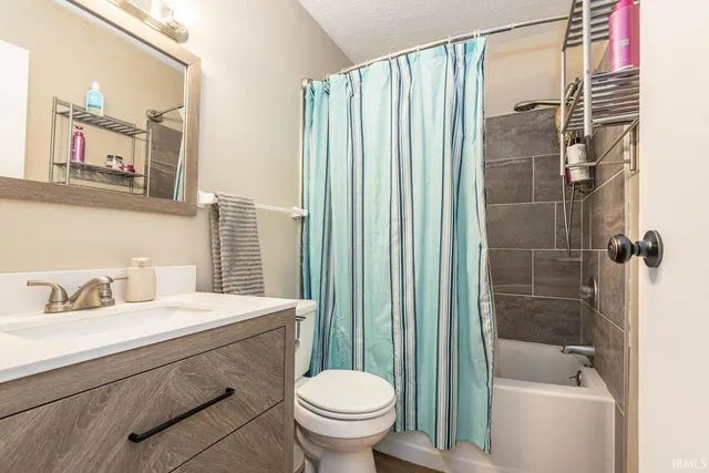 $1,200 | 2457 South Burberry Lane, Bloomington, IN 47401