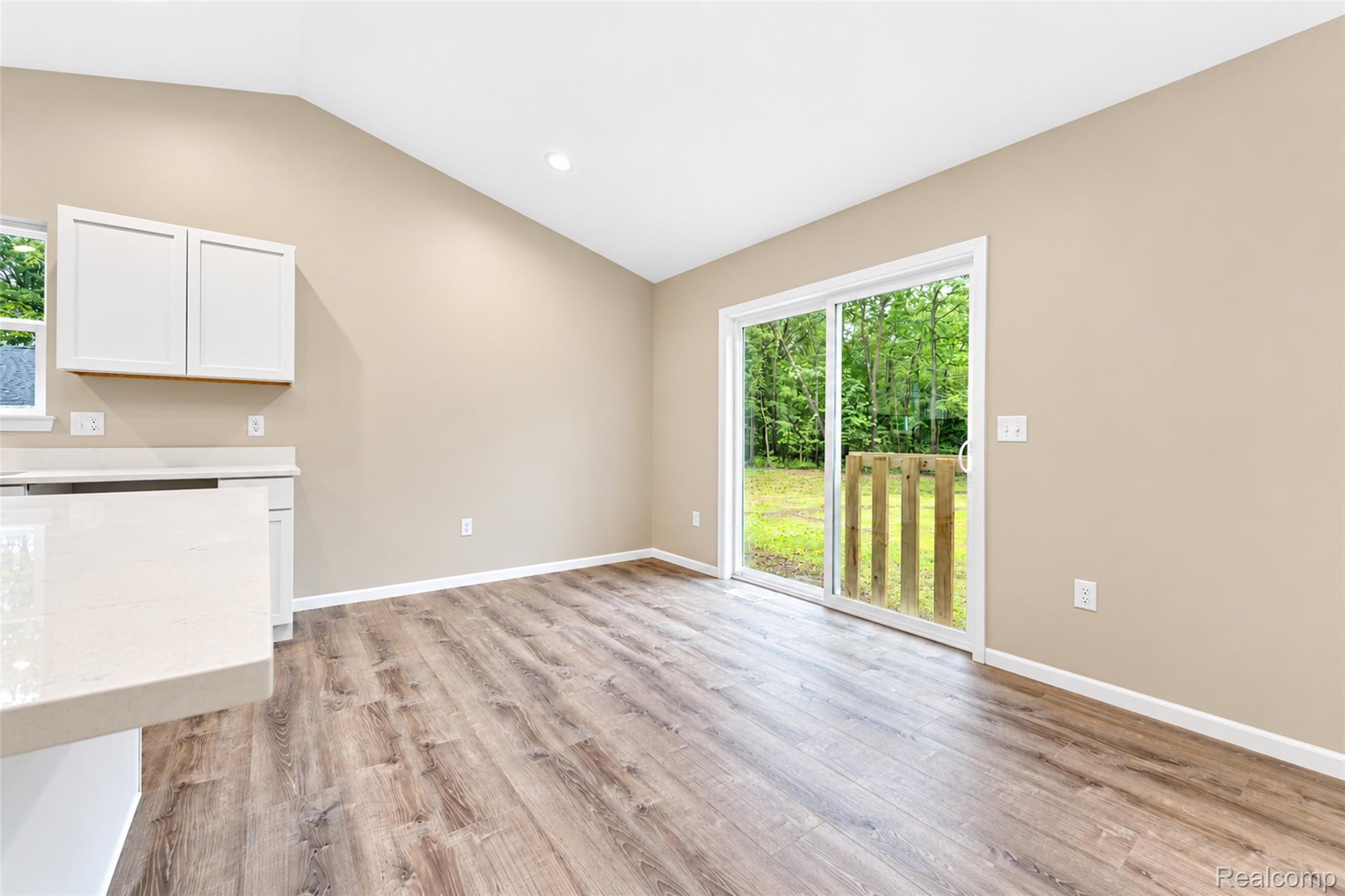 10565 West Allen Road Fowlerville, MI 48836 - Photo 8 of 31 DSC09243-30.jpg